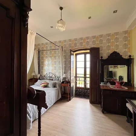 La Casona De *
